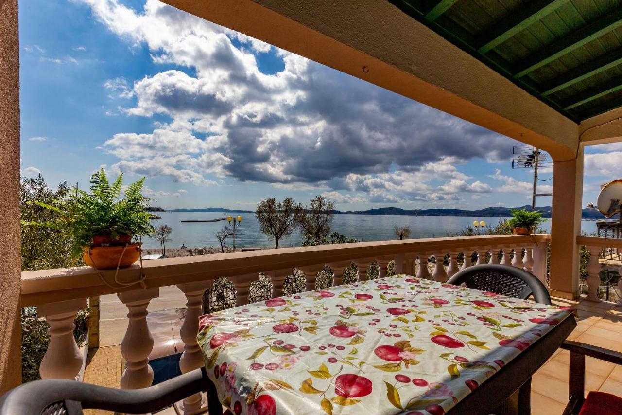 Mare-more W Balcony And Front And View Apartman
