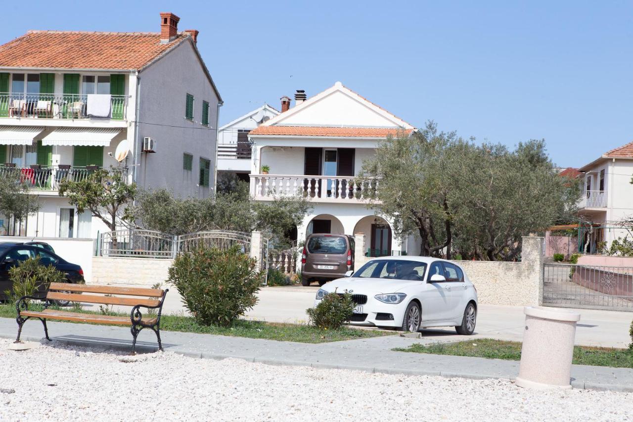 Mare-more W Balcony And Front And View *
